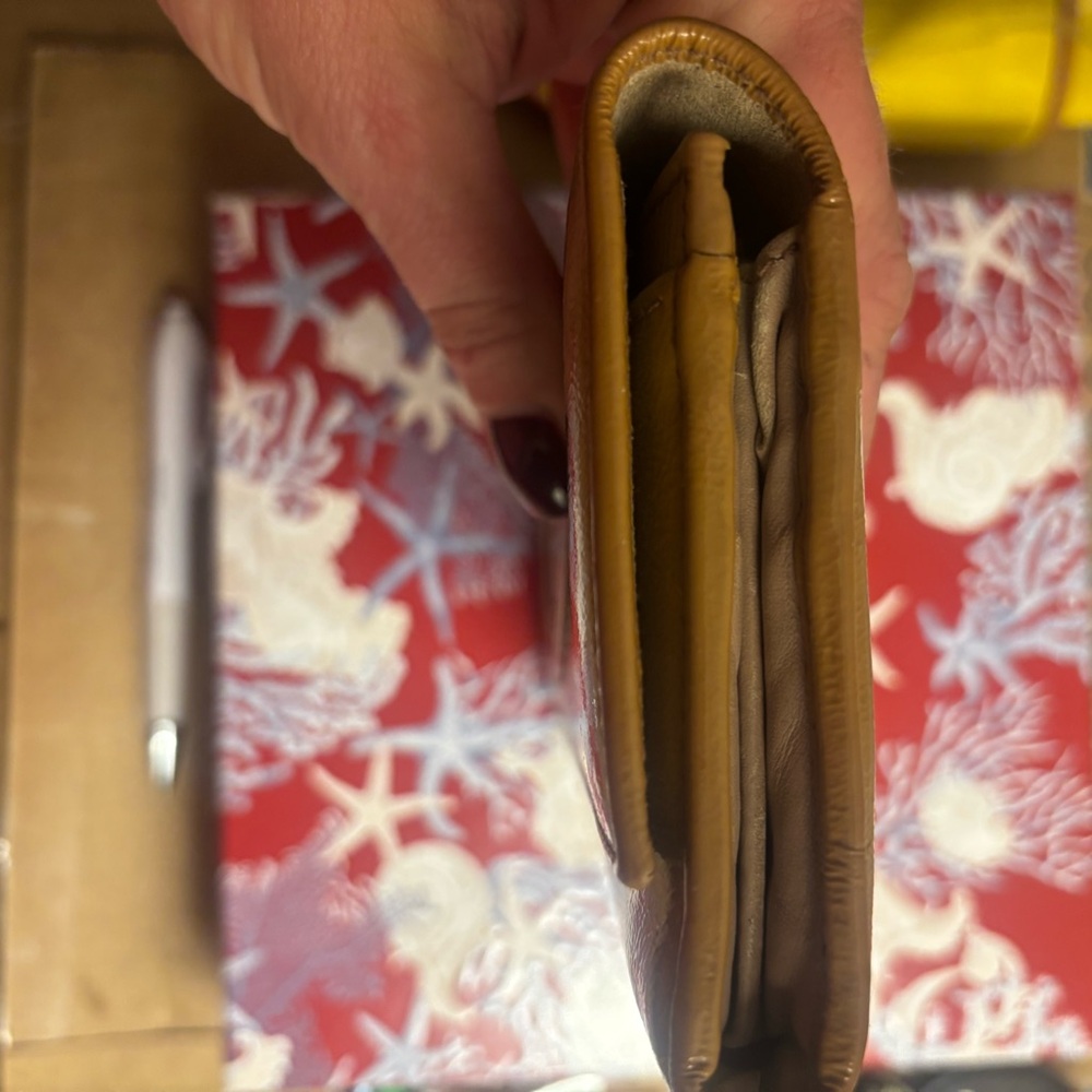 Gucci Vintage Patent Leather Wallet - Picture 9 of 10